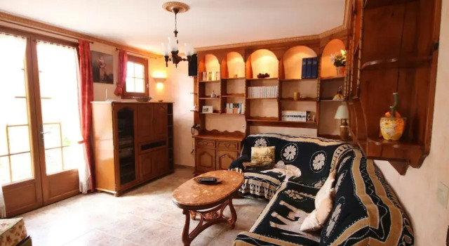 Charming Villa in Salernes France With Parking Space