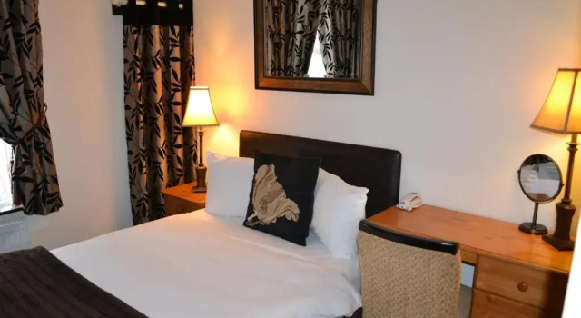 Одноместный номер Standard Brookside Hotel & Residents Bar , Cozy lounge areas & Terrace ,Suitable for Solo Travelers Couples Educational Groups Families & Contractors welcome