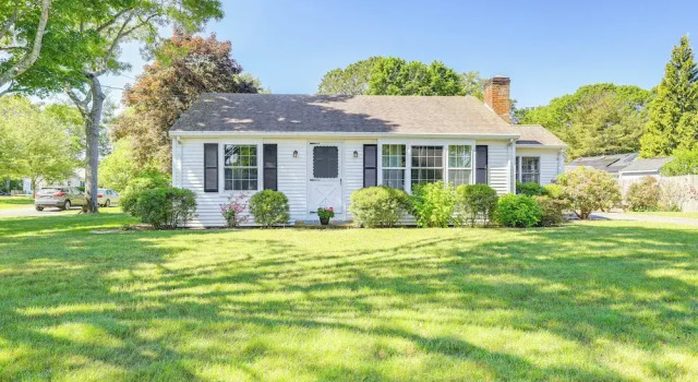 3 Mi to Beaches: South Yarmouth Gem w/ Game Room, Забронировать Дом для отпуска Саут-Ярмут Полуостров Кейп-Код