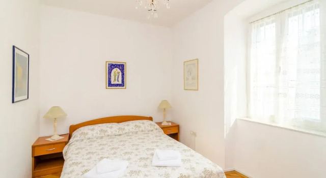 Коттедж с 4 комнатами Stone House Dimato