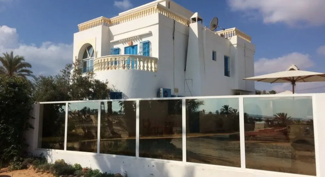 Villa With 4 Bedrooms in Djerba Island, With Wonderful sea View, Priva, Book Villa Cottages in Djerba, Cottage