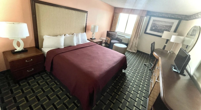 Одноместный люкс Fairbridge Hotel Cleveland East