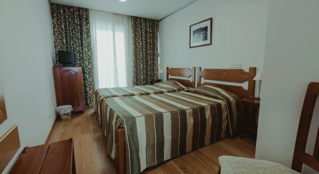 Трёхместный номер Standard с балконом Hotel Senhora do Espinheiro