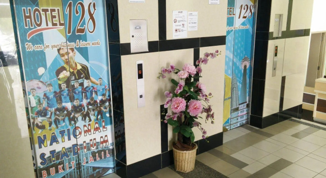 Hotel 128