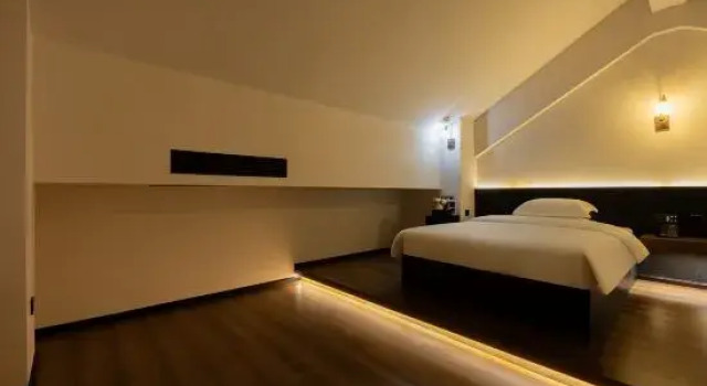 Люкс Yujian City Resort Hotel (Guiyang Poly Phoenix Bay Zaojiao Well Subway Station)