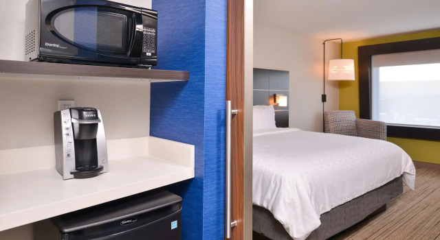 Двухместный номер Standard Holiday Inn Express & Suites - Olathe West by IHG