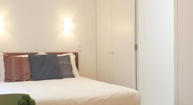 Chiado modern apt with ac elevator green terrace, Забронировать Отель Лиссабон Эстремадура, рядом с Money Museum