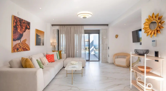 Olive Grove Panorama Suite Pende