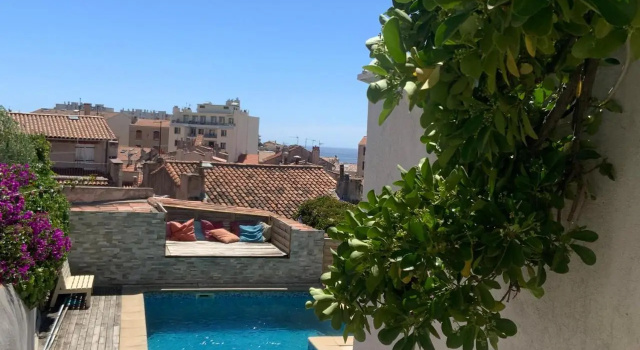 Pour 4 face à la piscine