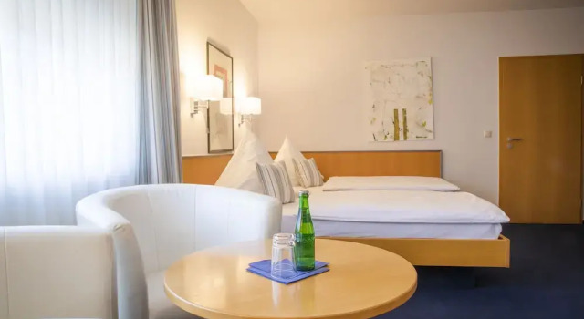 Hotel Lauer, Забронировать Отель Отели Шёнек с парковкой, Парковка