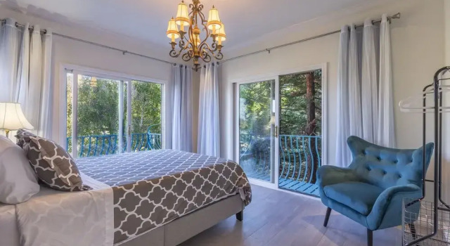 @ Marbella Lane Tuscan Villa with Hot Tub, Забронировать Вилла Пасифика San Mateo County