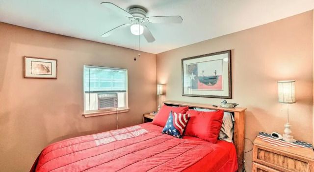 Коттедж Beaches, Fishing & More! Rockport Getaway w/ Deck