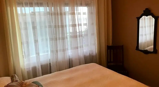 Donnas Bed & Breakfast, Buchen Sie Hotel  