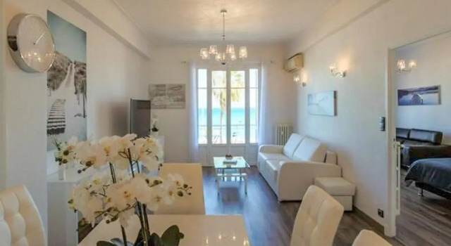 Sea Front Suite - Panoramic View with Terrace - 85 M, Забронировать Отель Fabron Ницца, рядом с Пляж Фаброн