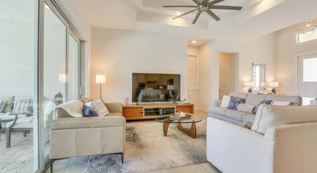 1/2 Mi to Beach: Poolside Oasis on Marco Island!