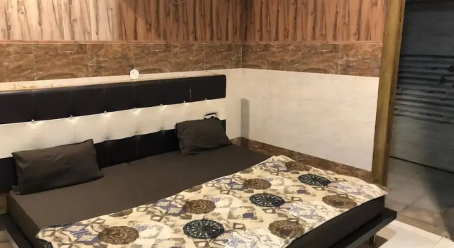 Номер Deluxe Goroomgo Gaurav Regency Hisar