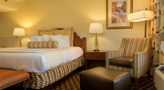 Quality Inn Near the Island Pigeon Forge, Забронировать Отель Пиджен-Фордж Great Smoky Mountains National Park