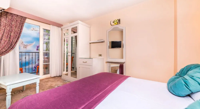 Двухместный номер Economy с балконом Kahveci Alibey Hotel