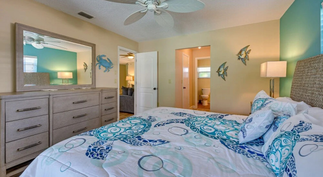 Englewood Oasis w/ Screened Lanai + Outdoor Pool!, Varaa Hotelli Englewood Florida