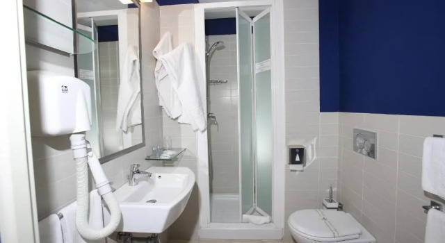 Standard- tredobbelt værelse Rigel Hotel