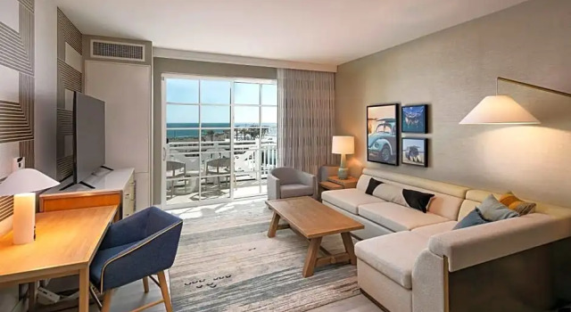 Двухместный люкс c 1 комнатой с балконом и с видом на океан Inn at the Pier Pismo Beach, Curio Collection by Hilton