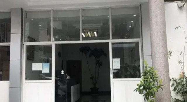 Shangguan Homestay, Prenota Hotel Hotel a Dali con parcheggio, Parcheggio