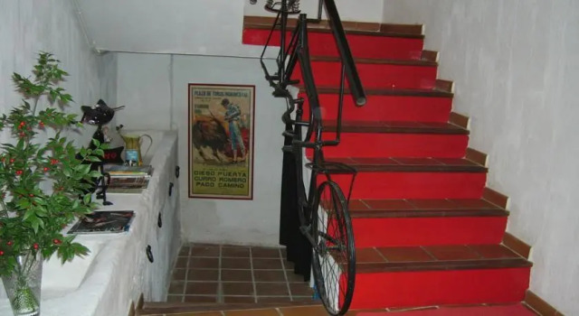 Hue Le Vent, Book Hotel Malegoude Corbières