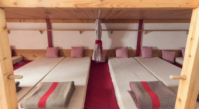 Berghaus Diavolezza, Book Hotel Pontresina 