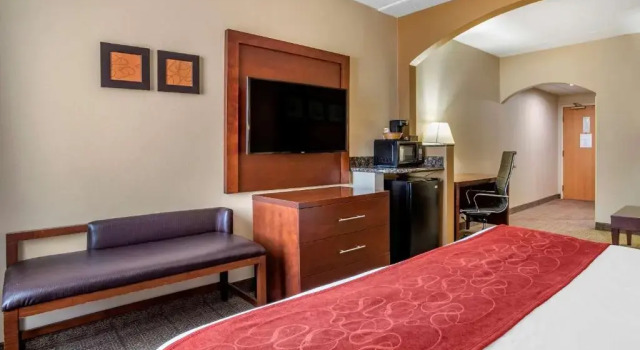 Двухместный люкс Deluxe Comfort Suites Hagerstown Southeast