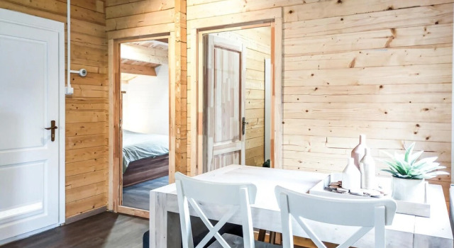 2 Bedroom Awesome Home In Heinkenszand, Book Hotel heinkenszand 