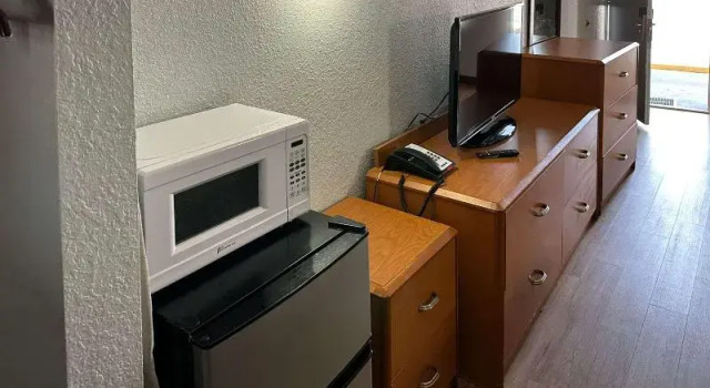 Четырёхместный номер Standard Rodeway Inn Hopkinsville