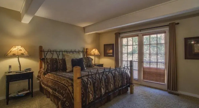 Lazy K Mountain Home 5 Bedroom Holiday home by Key to the Rockies