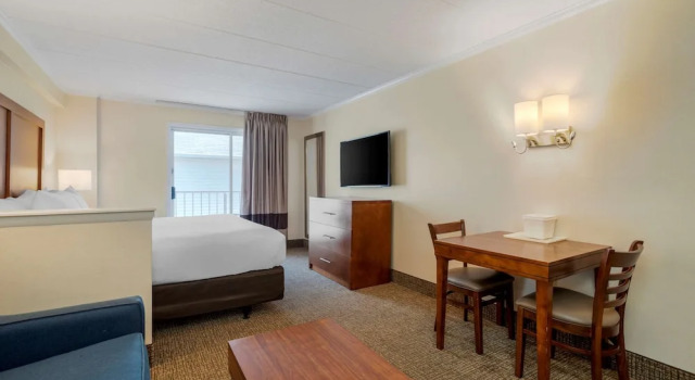 Двухместный номер Standard с балконом Comfort Inn Ocean City Boardwalk