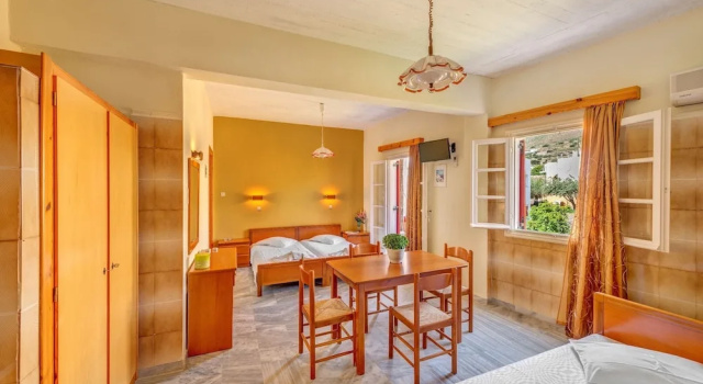 Студия с балконом Hotel Smaragdi Apartments
