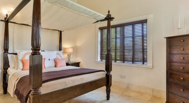 Вилла Cayman Villa - Contemporary 4 bedroom Villa with Stunning Ocean Views 4 Villa by RedAwning