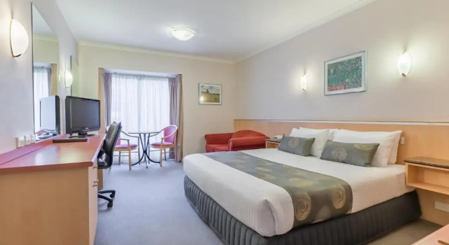 Номер Standard The Waverley International Hotel