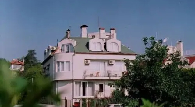 Guest House "Aquarius", Varaa Matkakoti Hotellit Varna region uima-altaalla, Uima-allas