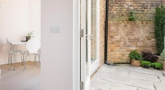 Excellent Apartment with Private PATIO, and PARK across the road, Varaa Huoneisto Asunnot kohteessa Merseyside, Huoneisto