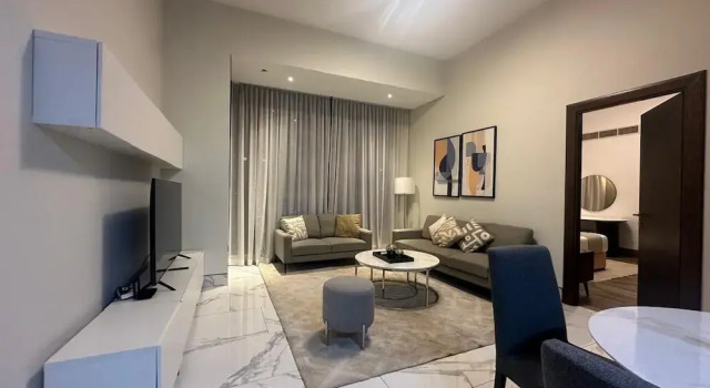 Апартаменты Modern 1BR in J One Pool & Gym