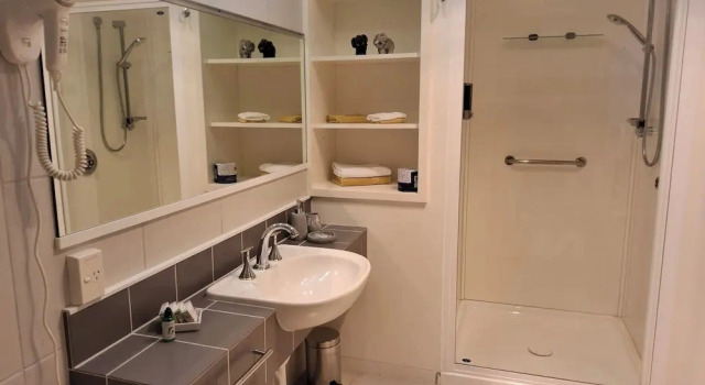 Двухместный люкс с балконом TePopo Gardens Rural Retreat