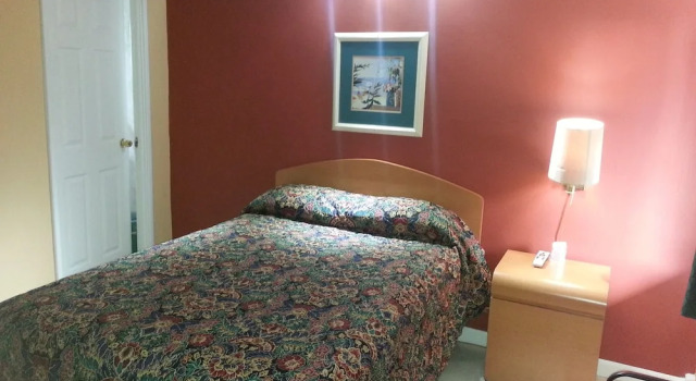 Sunny South Motel, Забронировать Мотель Тампа штат Флорида, рядом с Steinbrenner Field