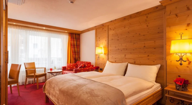 Двухместный номер Superior с балконом и с видом на горы Hotel Holiday