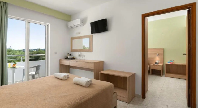 Апартаменты с 2 комнатами с видом на бассейн Meliton Hotel