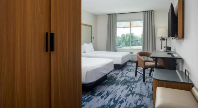 Четырёхместный номер Standard Fairfield by Marriott Inn & Suites Albertville