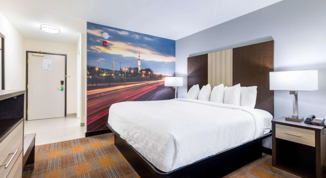 Двухместный люкс Clarion Pointe Madison-Huntsville