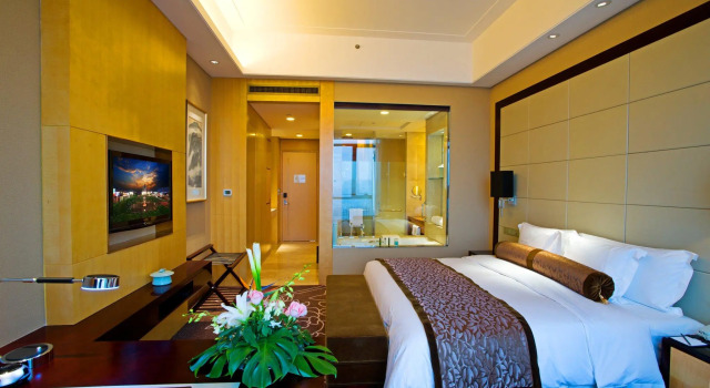 Двухместный номер Standard с видом на реку Crowne Plaza Yichang by IHG