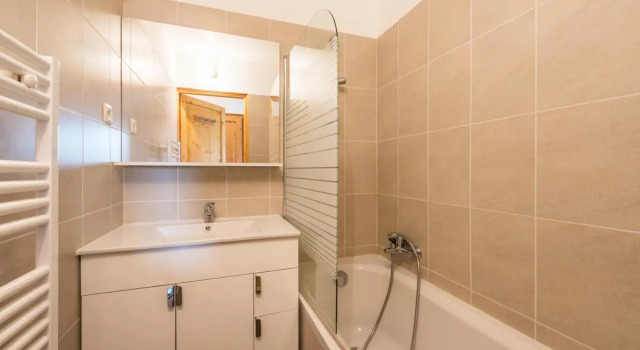 LEden Ski aux Pieds, Prenota Hotel Les Esserts Alvernia