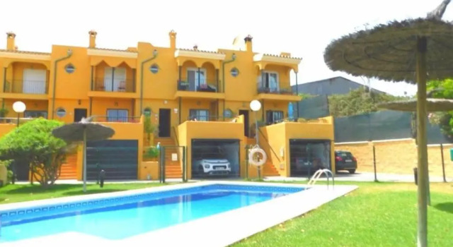 Коттедж 3 bedroom home with amazing views & outdoor spaces
