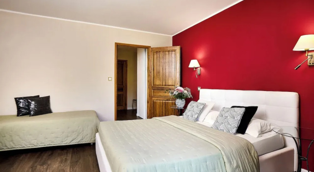 Трёхместный номер Standard с балконом Hôtel Les Jardins