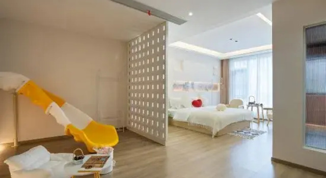 Семейный люкс Floral Hotel·Xin yue xiang she hotel
